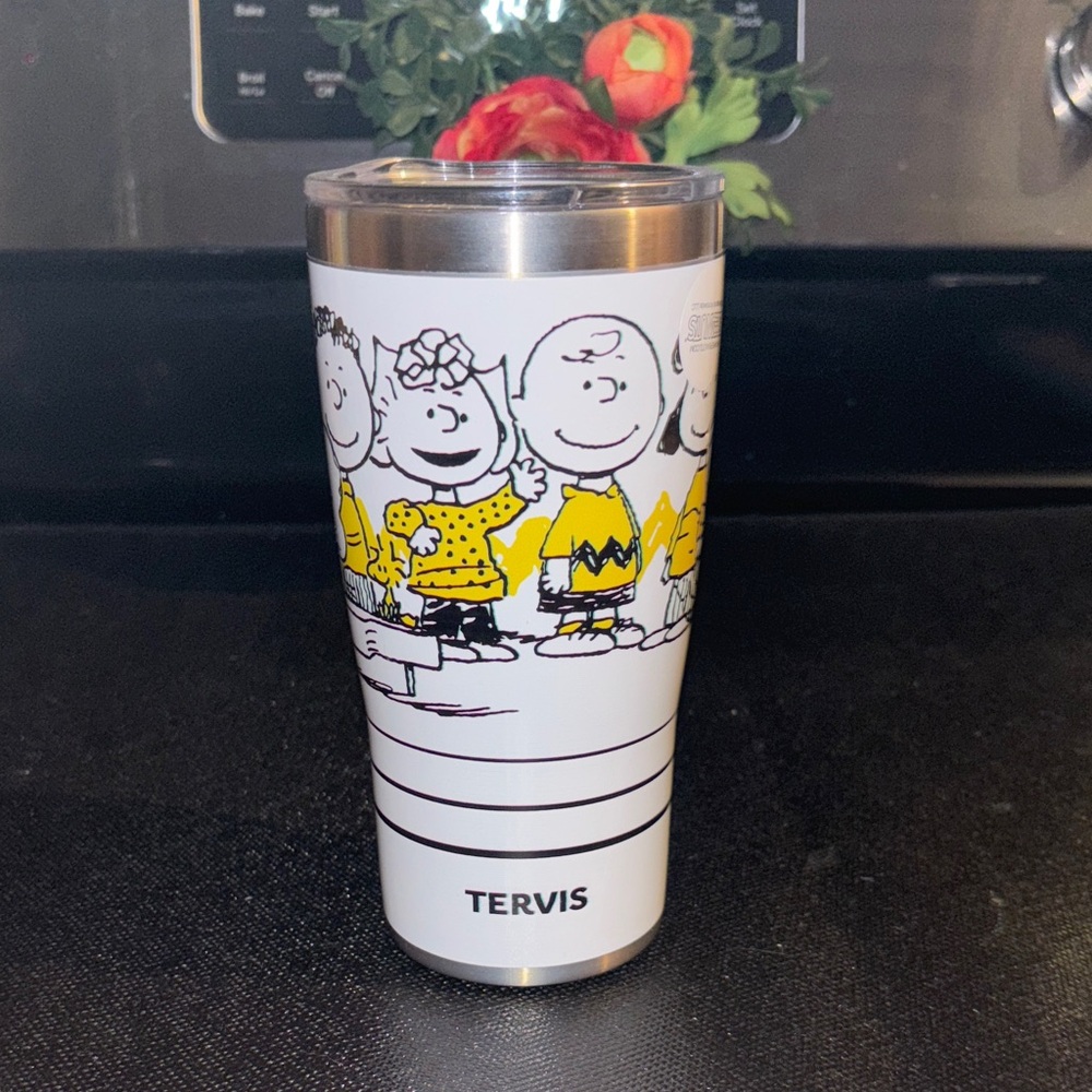 Tervis Peanuts Tumbler All Here-White and Yellow NWT